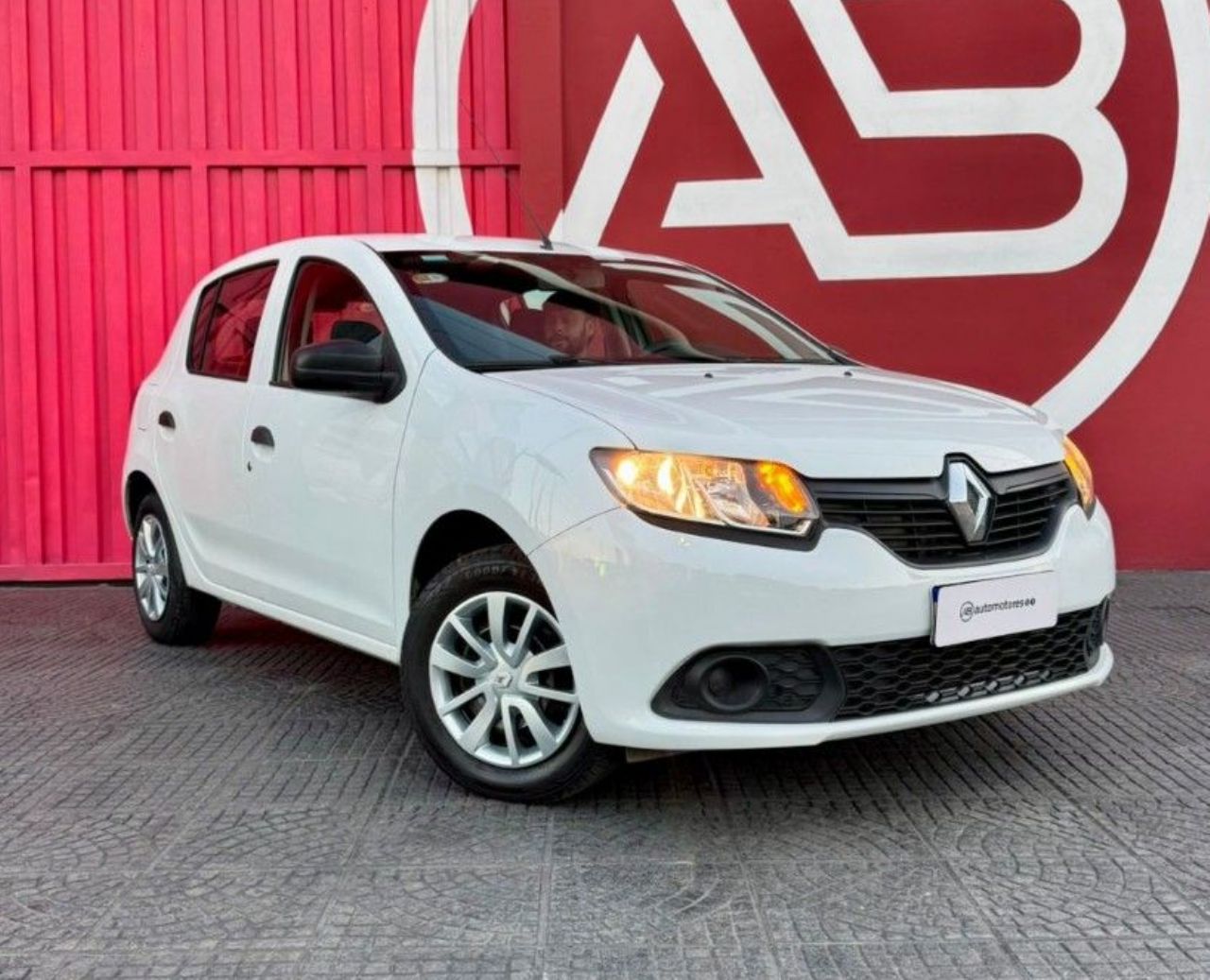 Renault Sandero Usado Financiado en Córdoba, deRuedas