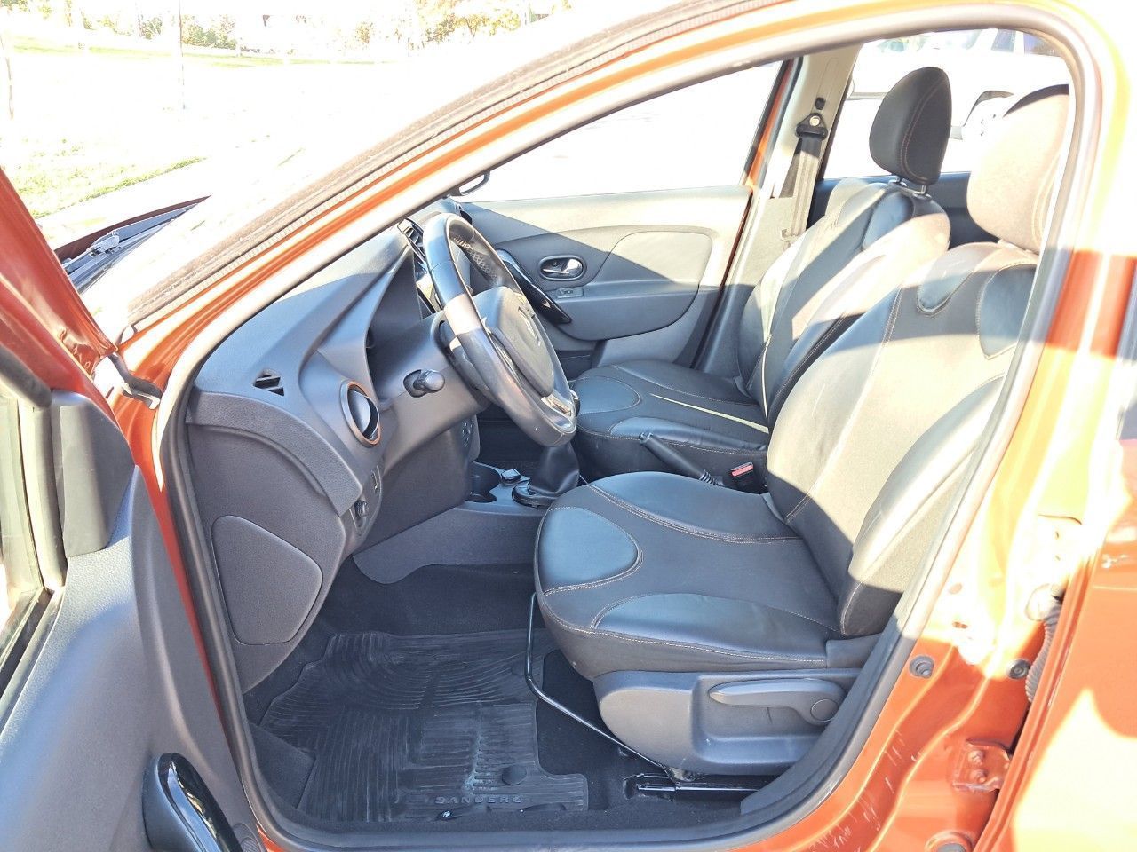 Renault Sandero Usado Financiado en Mendoza, deRuedas