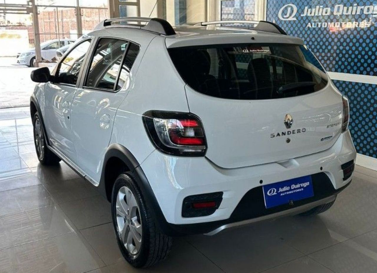 Renault Sandero Usado en Mendoza, deRuedas