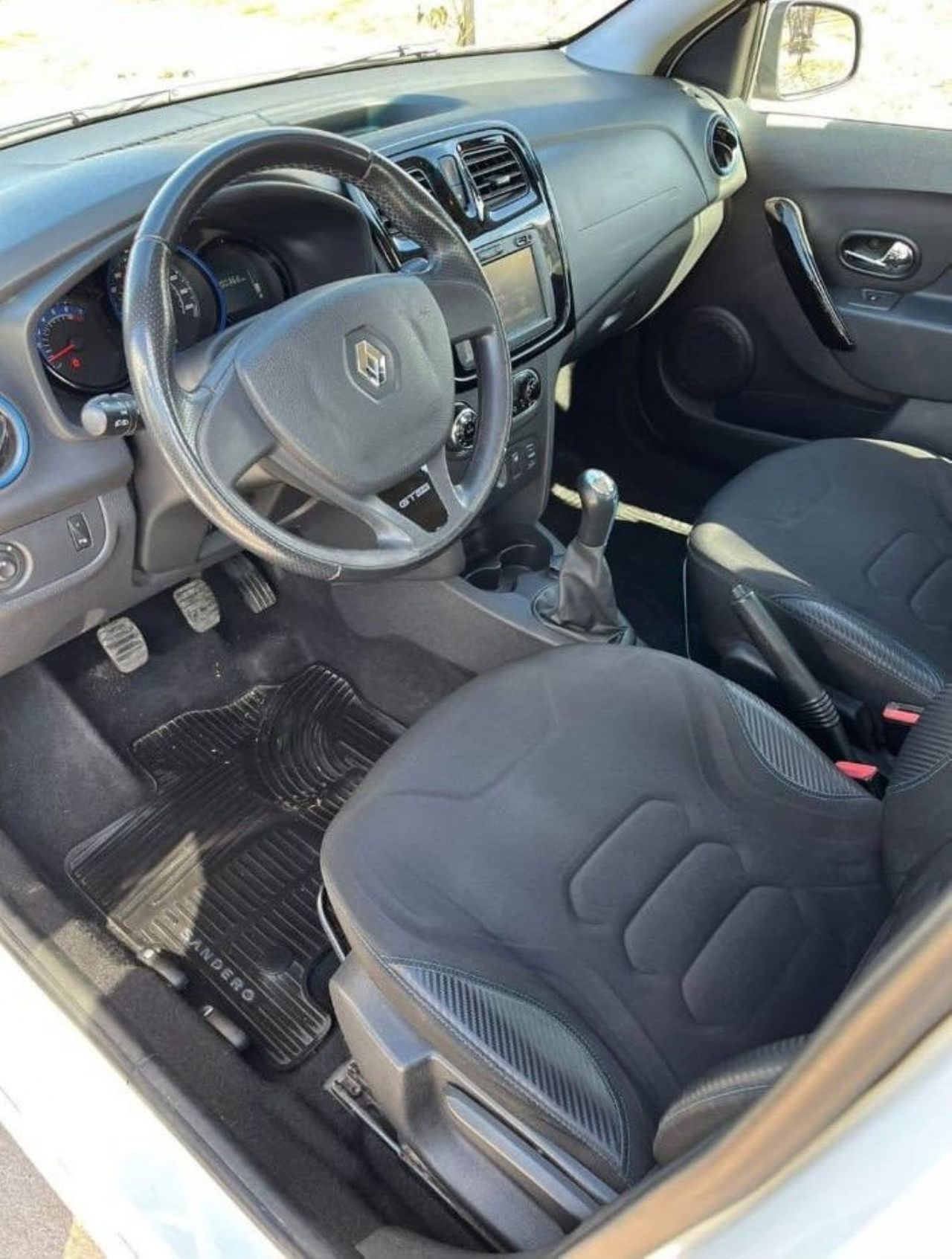 Renault Sandero Usado en Córdoba, deRuedas