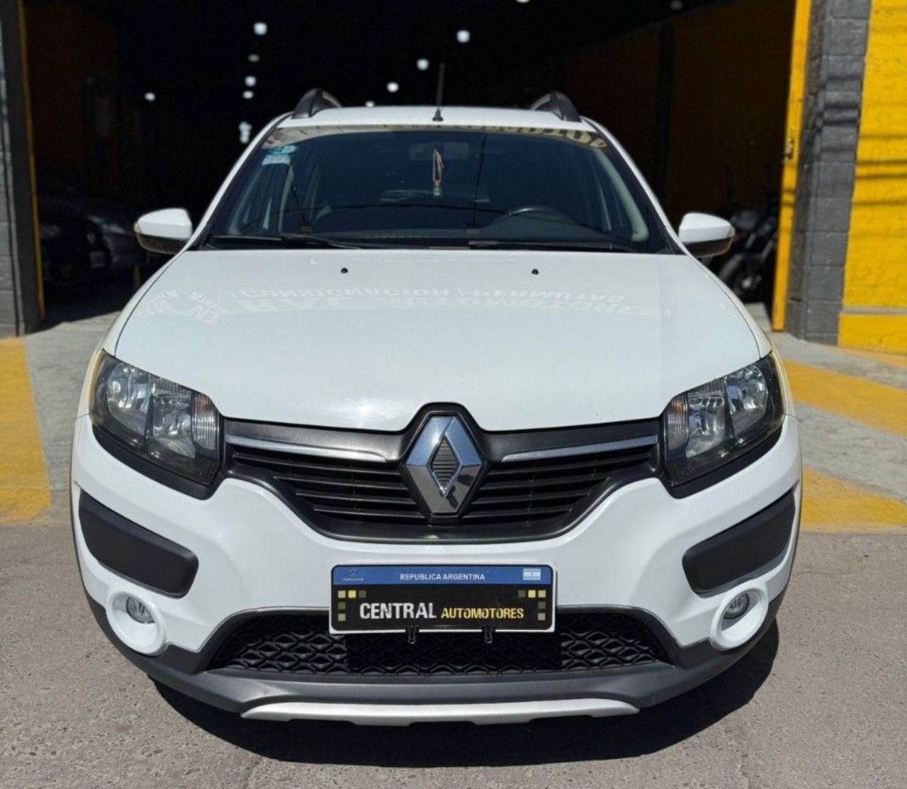 Renault Sandero Usado Financiado en San Juan, deRuedas