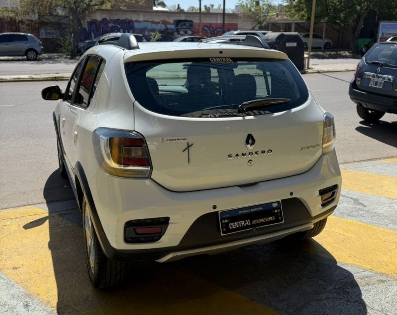 Renault Sandero Usado Financiado en San Juan, deRuedas