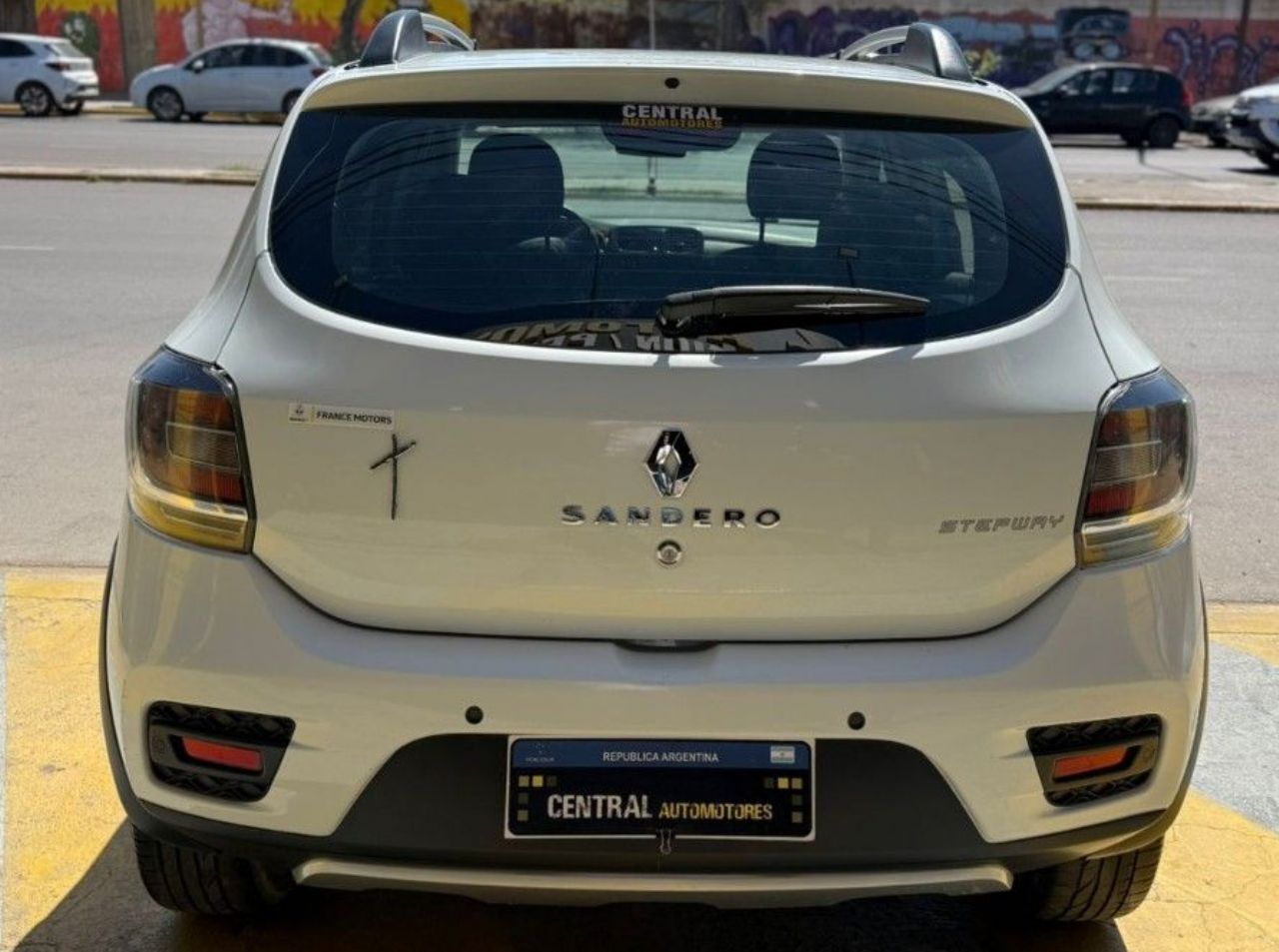 Renault Sandero Usado Financiado en San Juan, deRuedas
