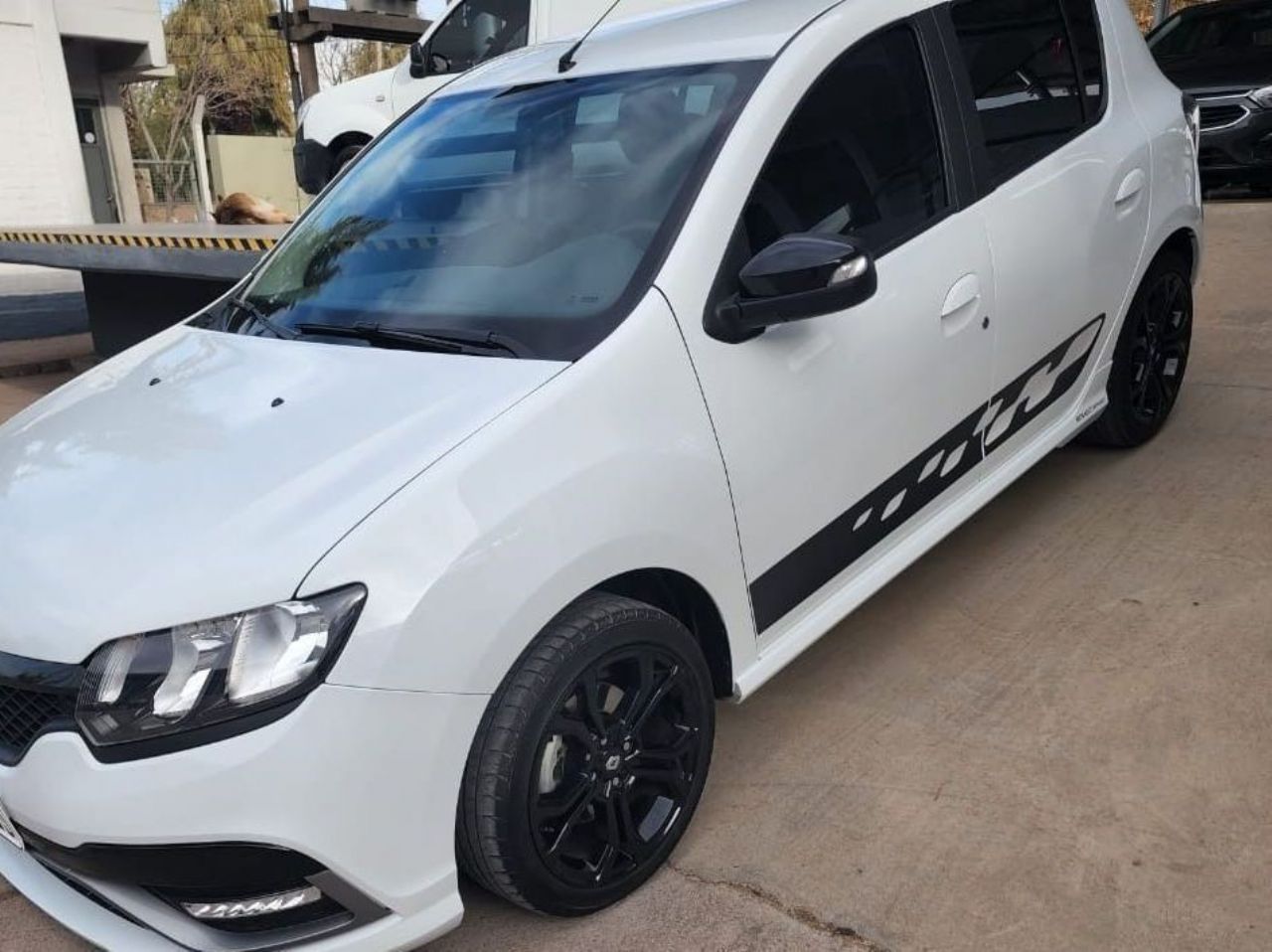 Renault Sandero Usado en Mendoza, deRuedas