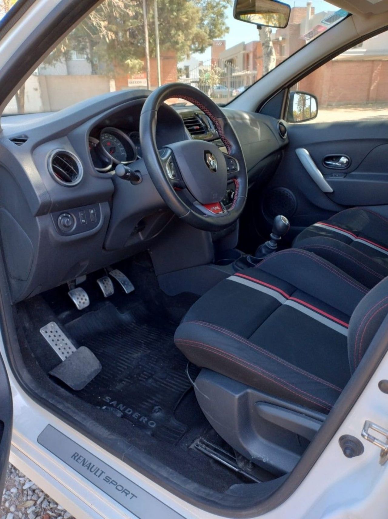 Renault Sandero Usado en Córdoba, deRuedas