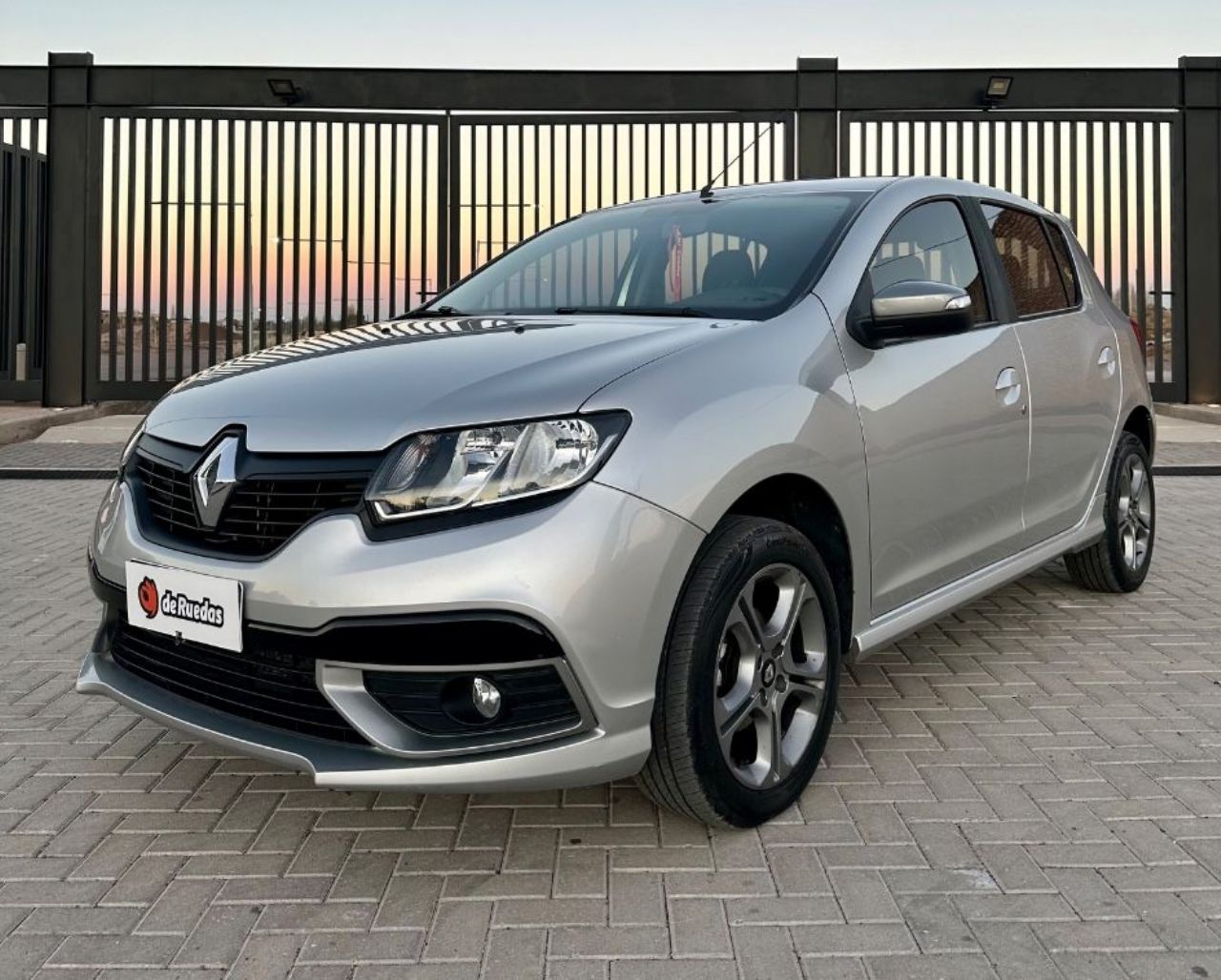Renault Sandero Usado en Mendoza, deRuedas
