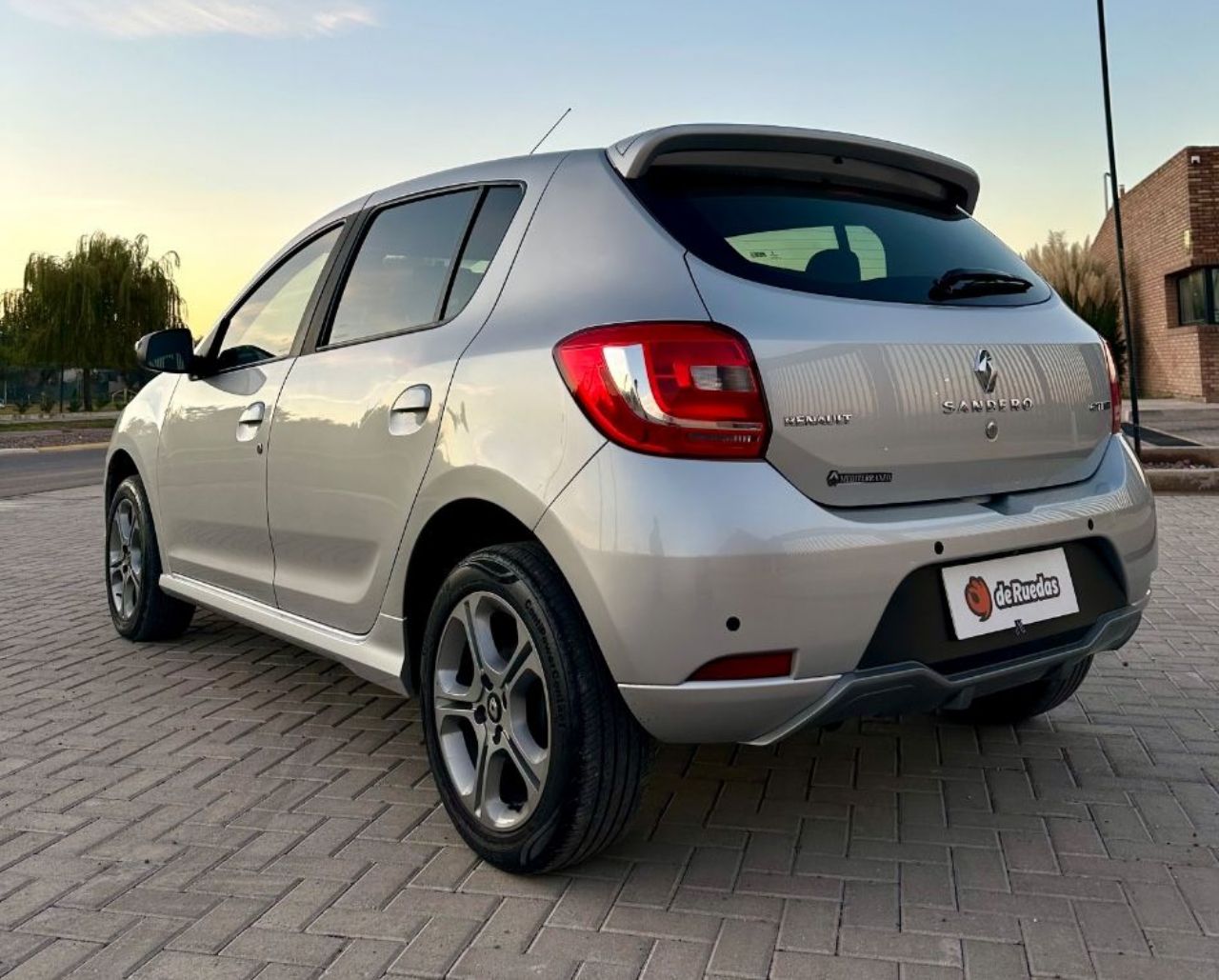 Renault Sandero Usado en Mendoza, deRuedas