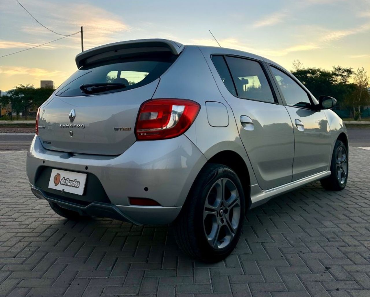Renault Sandero Usado en Mendoza, deRuedas