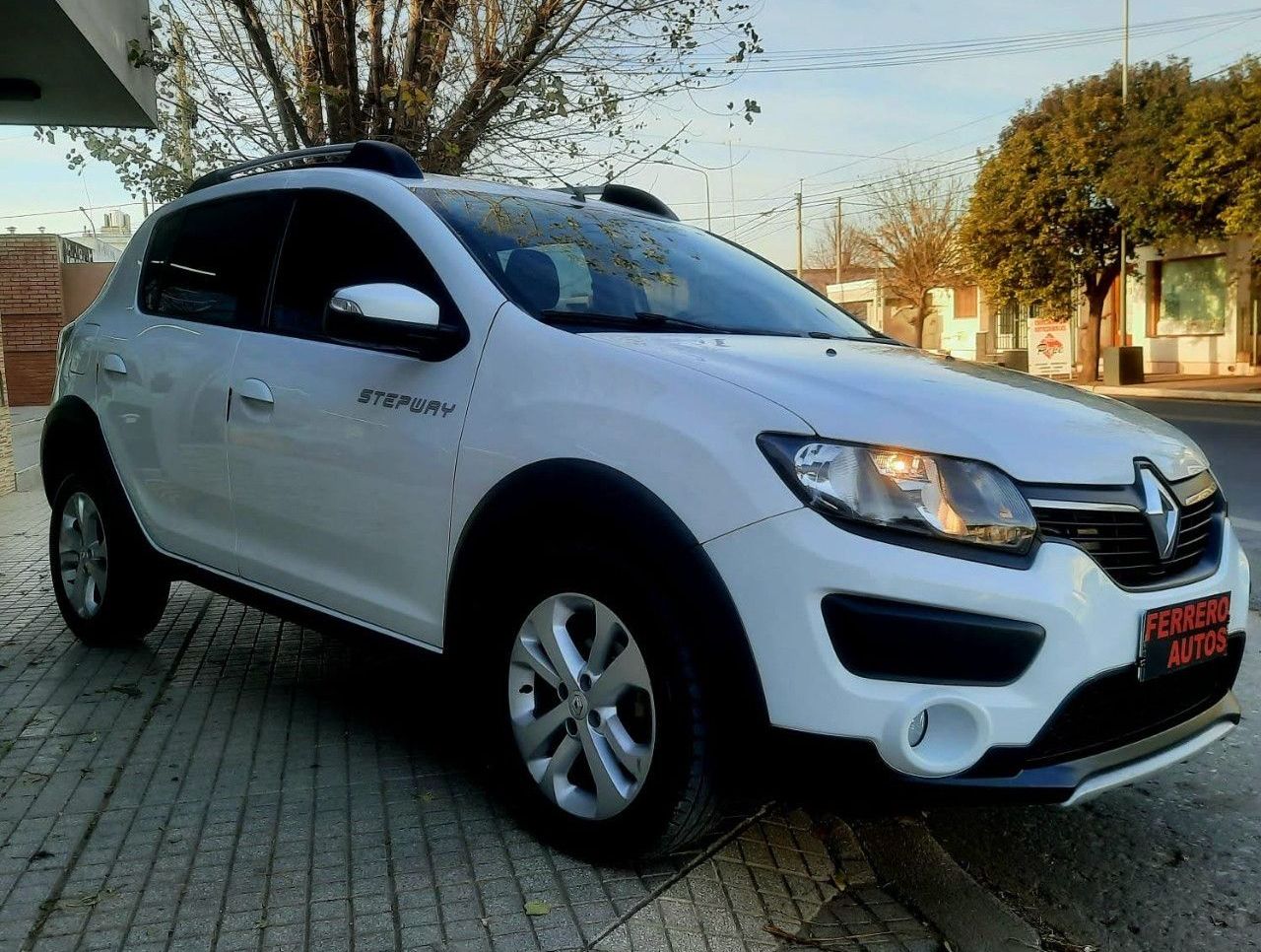 Renault Sandero Usado Financiado en Córdoba, deRuedas