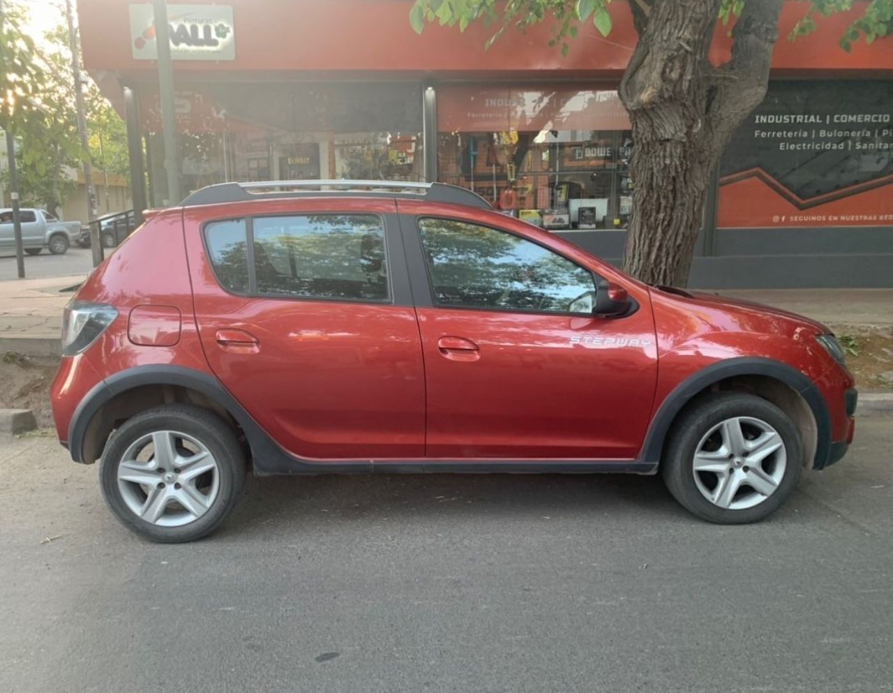 Renault Sandero Usado en Mendoza, deRuedas