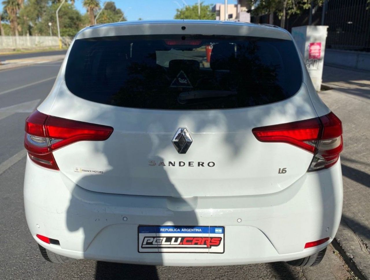 Renault Sandero Usado Financiado en San Juan, deRuedas