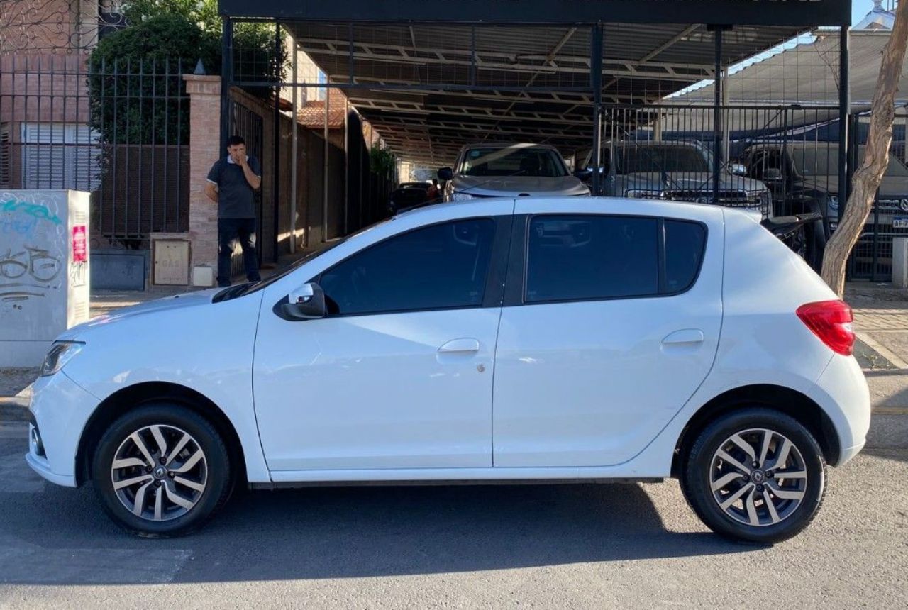 Renault Sandero Usado Financiado en San Juan, deRuedas