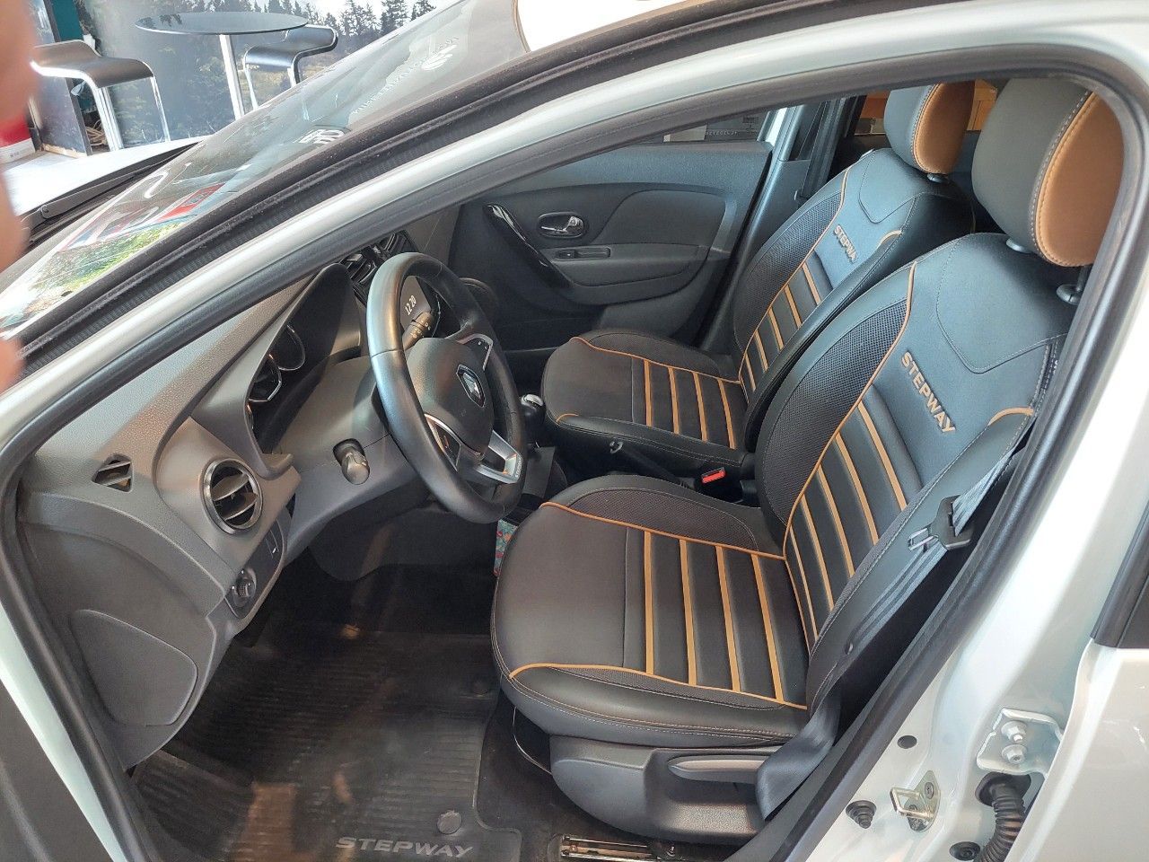Renault Sandero Usado Financiado en Córdoba, deRuedas