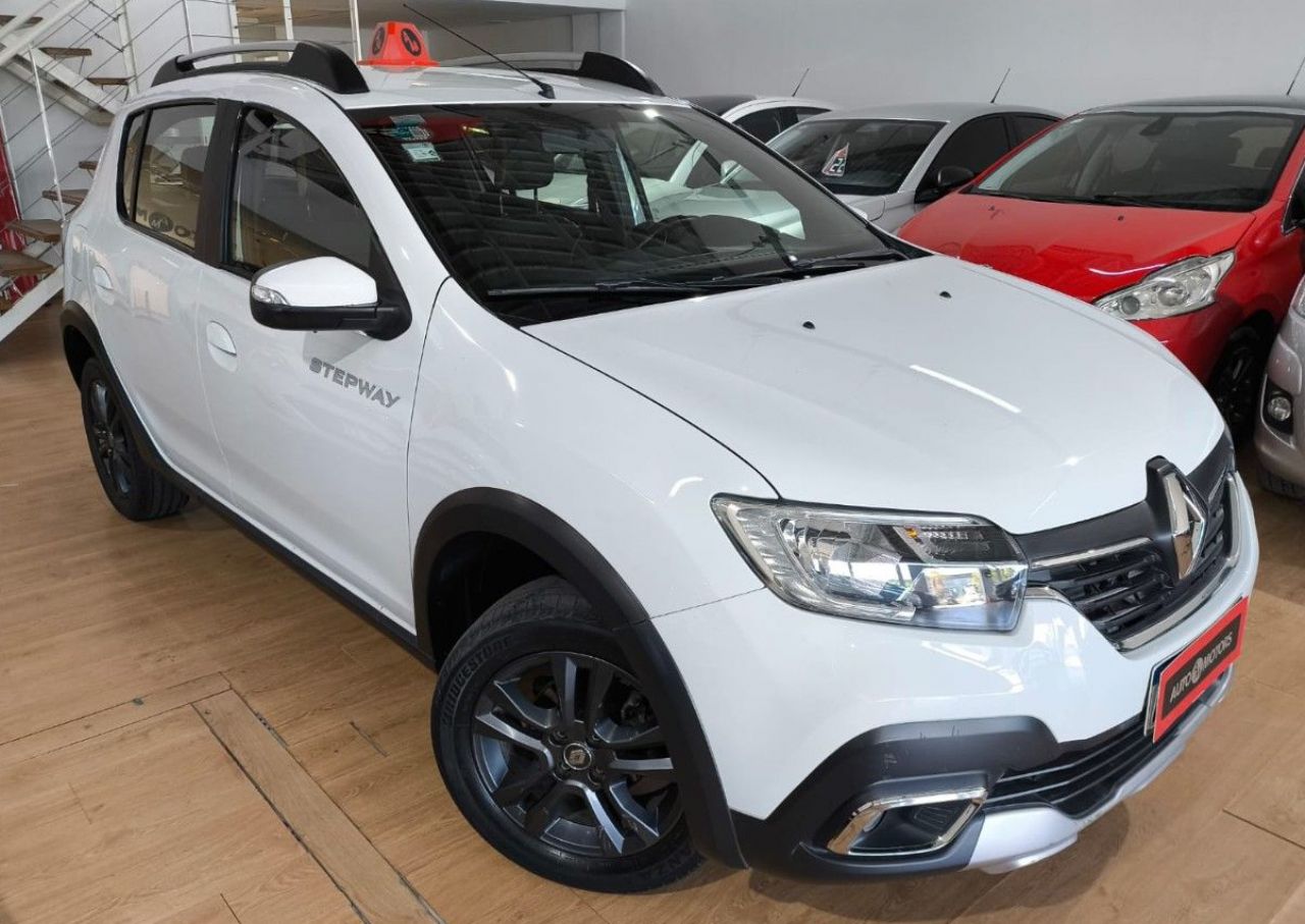 Renault Sandero Usado Financiado en Córdoba, deRuedas