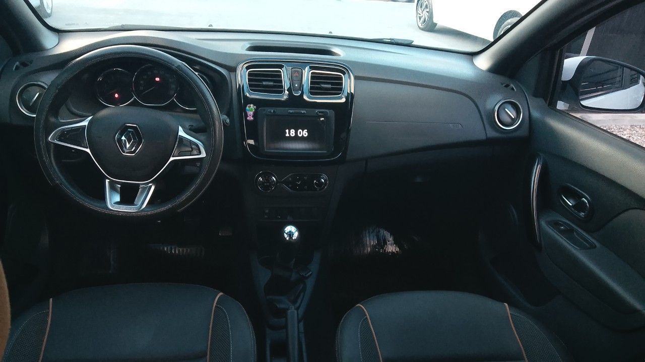 Renault Sandero Usado Financiado en Córdoba, deRuedas