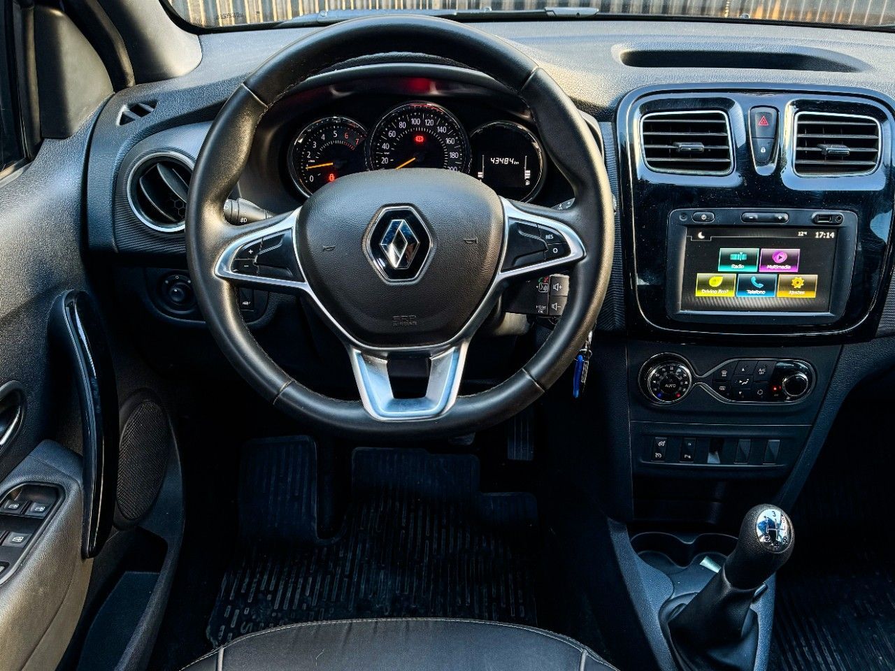 Renault Sandero Usado Financiado en Córdoba, deRuedas