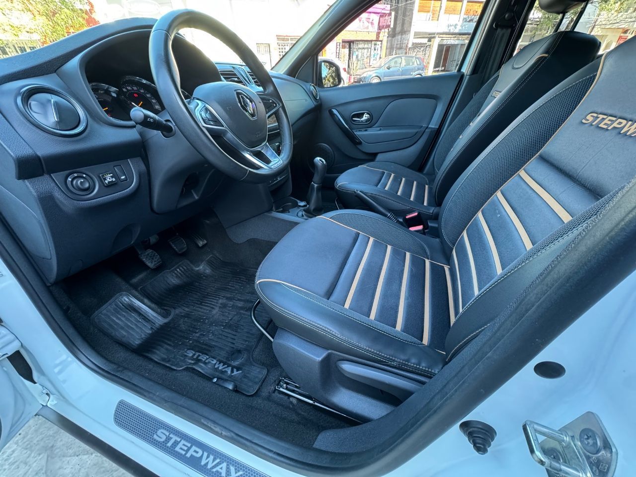 Renault Sandero Usado Financiado en Córdoba, deRuedas