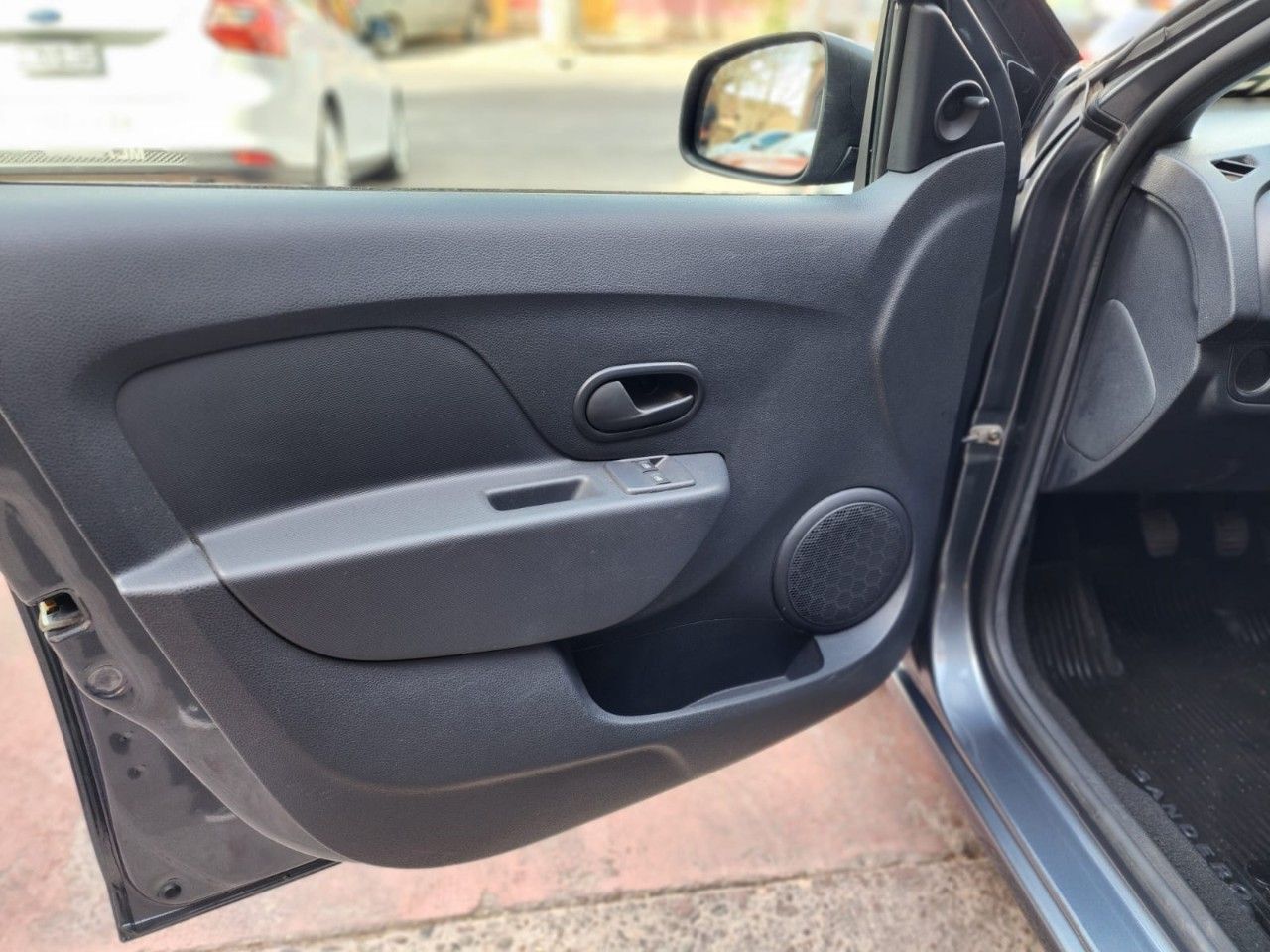 Renault Sandero Usado en Mendoza, deRuedas