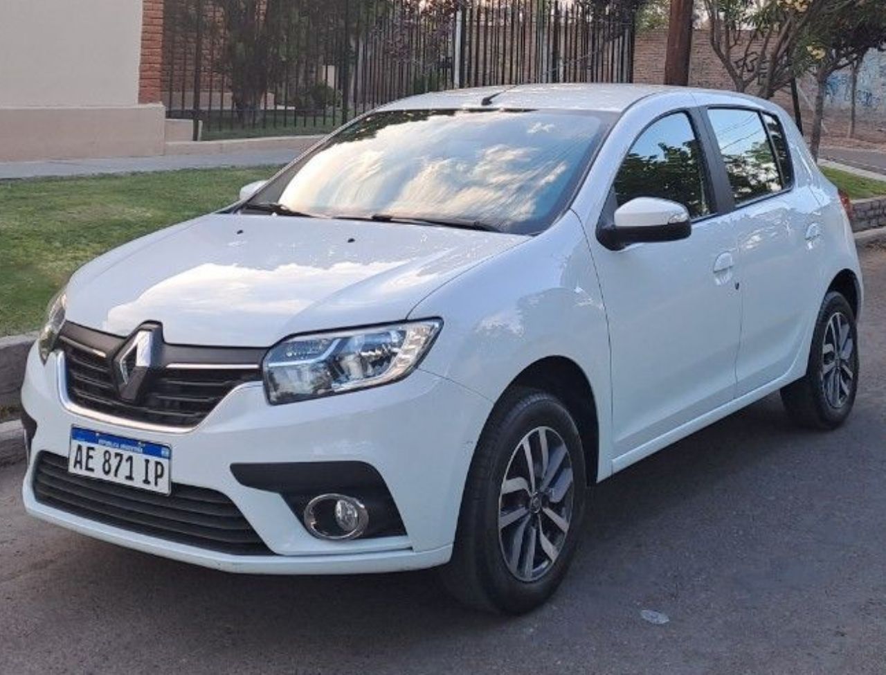 Renault Sandero Usado en Mendoza, deRuedas