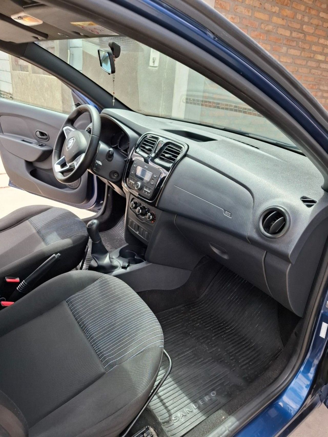 Renault Sandero Usado en San Juan, deRuedas