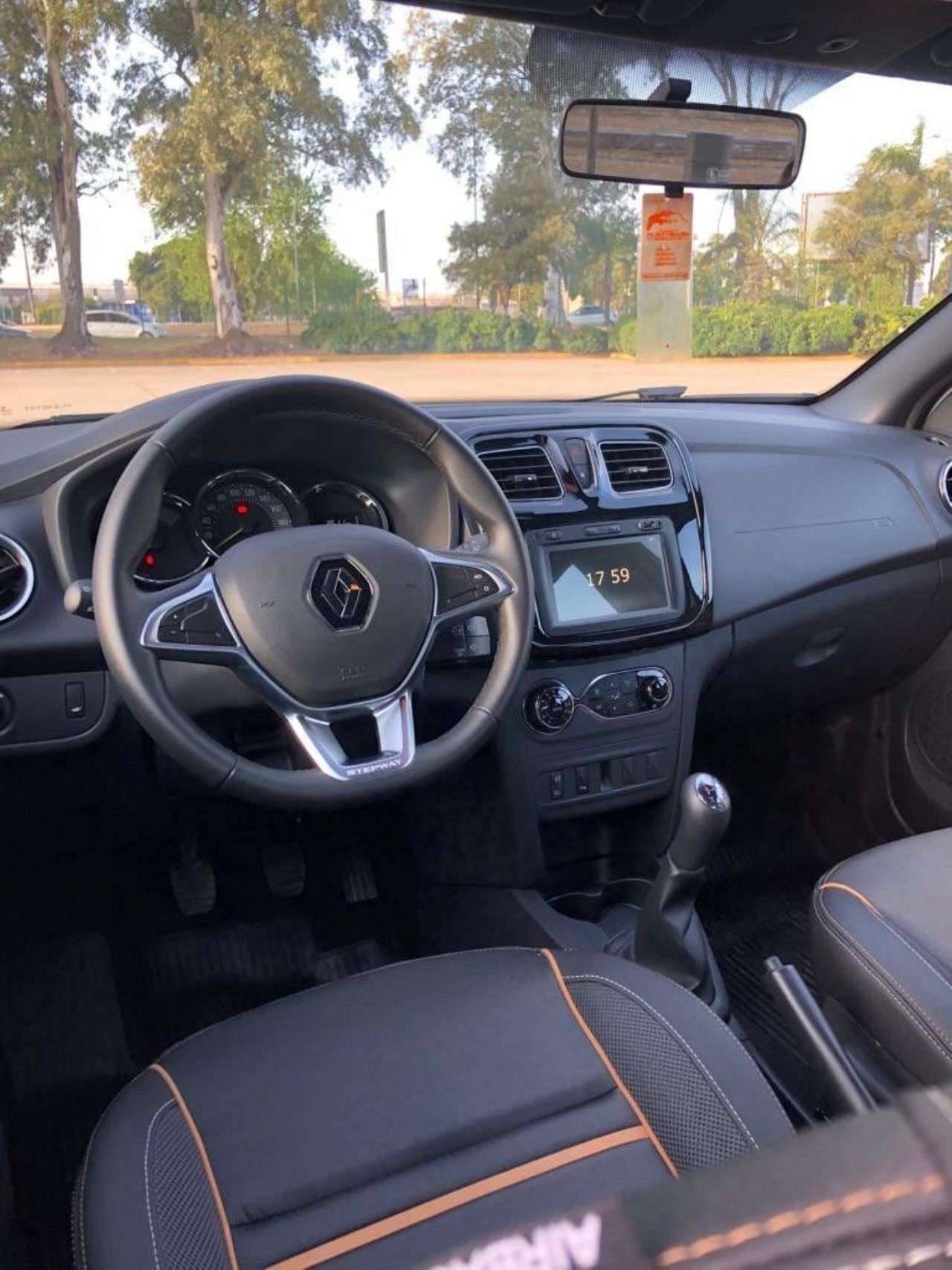 Renault Sandero Usado en Córdoba, deRuedas