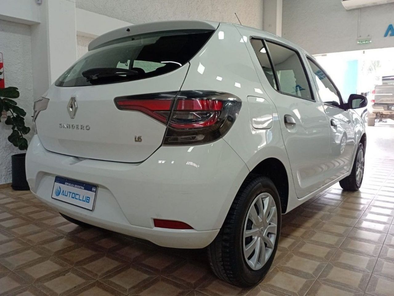 Renault Sandero Usado Financiado en Córdoba, deRuedas