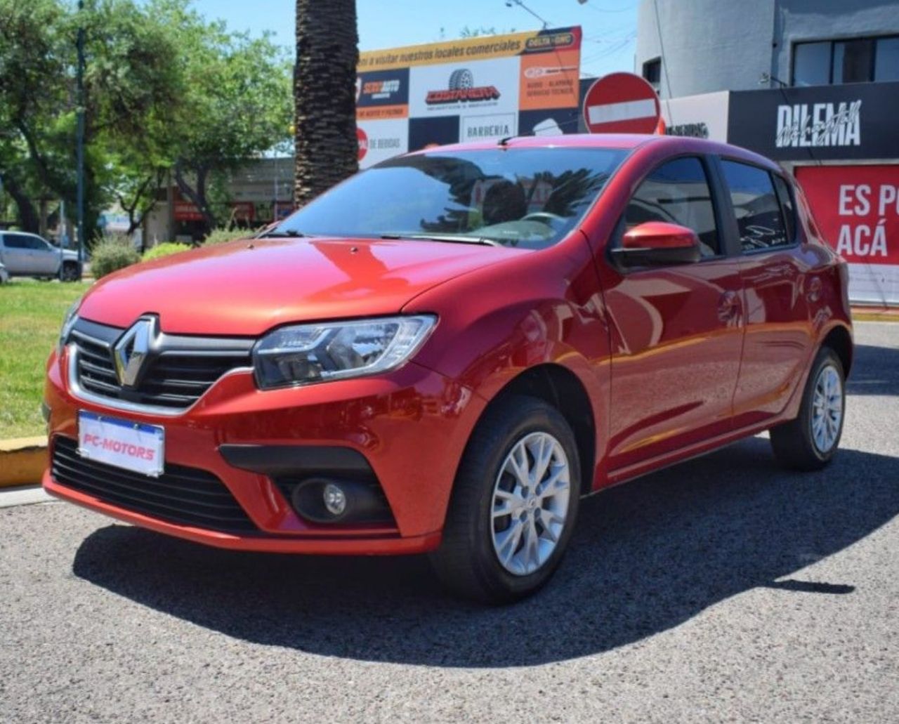 Renault Sandero Usado Financiado en Mendoza, deRuedas