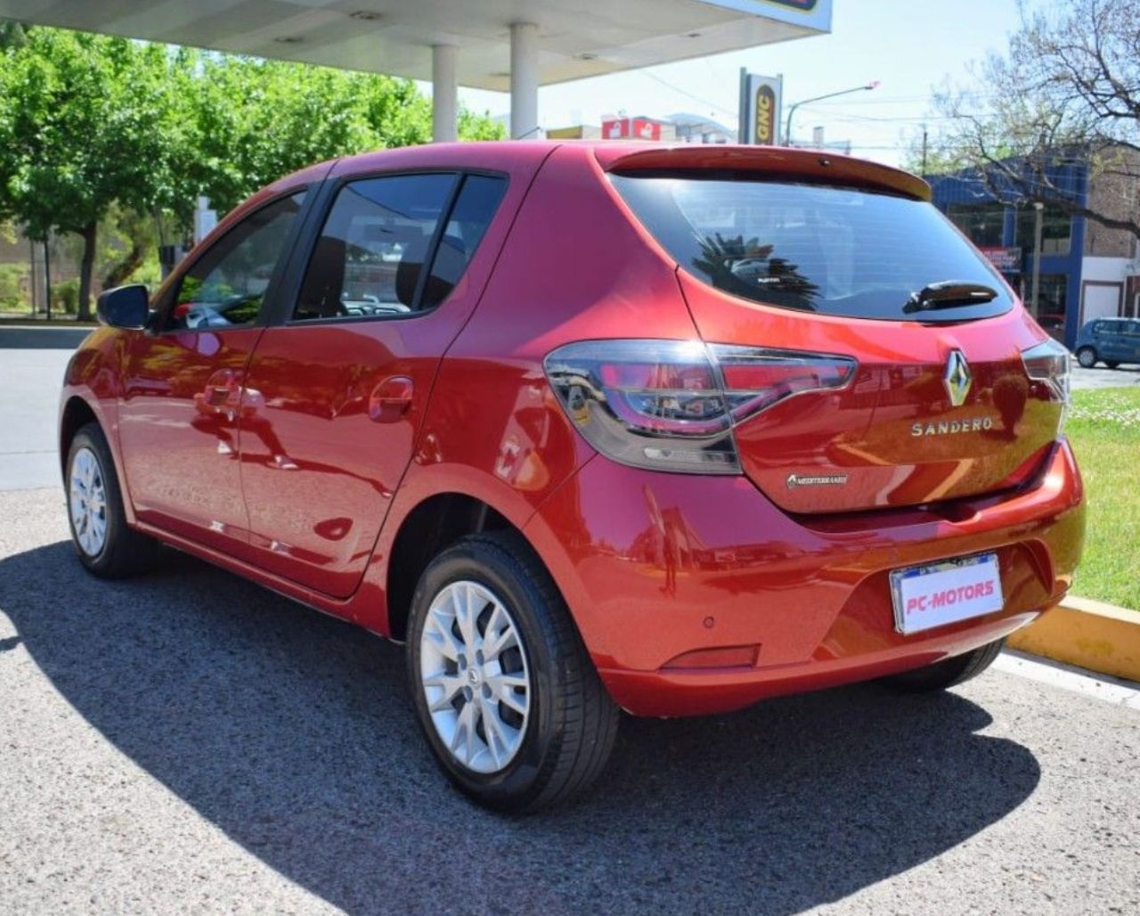 Renault Sandero Usado Financiado en Mendoza, deRuedas