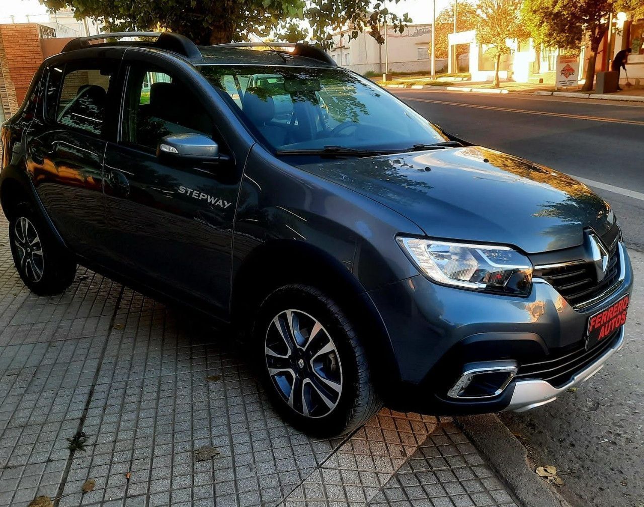 Renault Sandero Usado Financiado en Córdoba, deRuedas