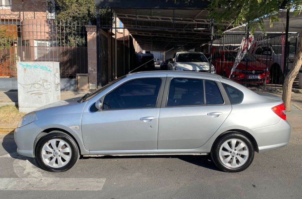 Renault Symbol Usado Financiado en San Juan, deRuedas