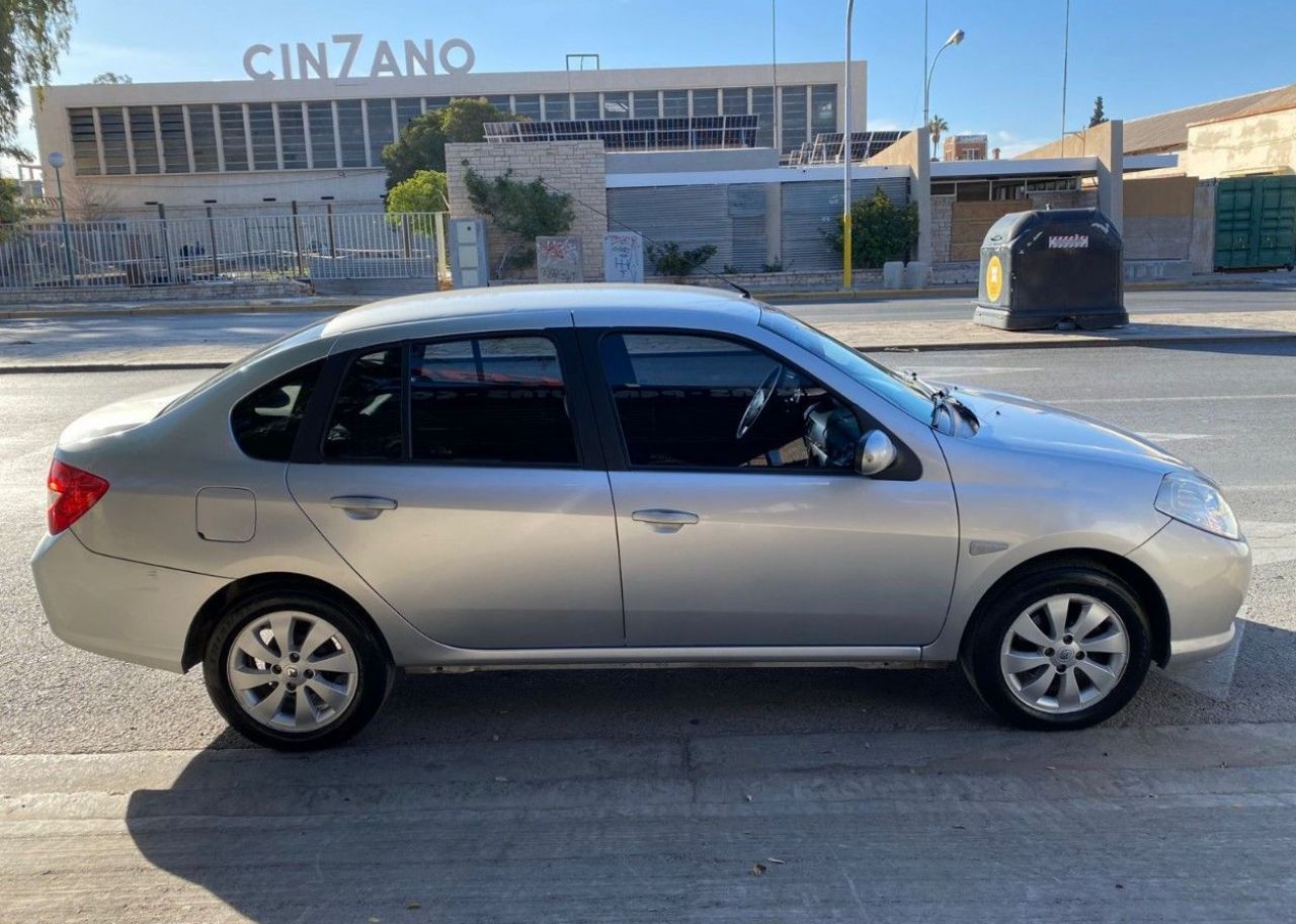 Renault Symbol Usado Financiado en San Juan, deRuedas