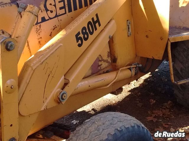 Retroexcavadora Case Usado en Mendoza, deRuedas