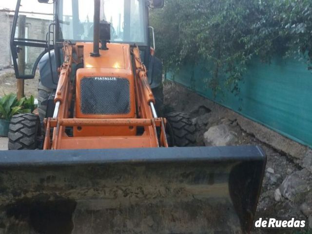 Retroexcavadora Fiat Usado en Mendoza, deRuedas