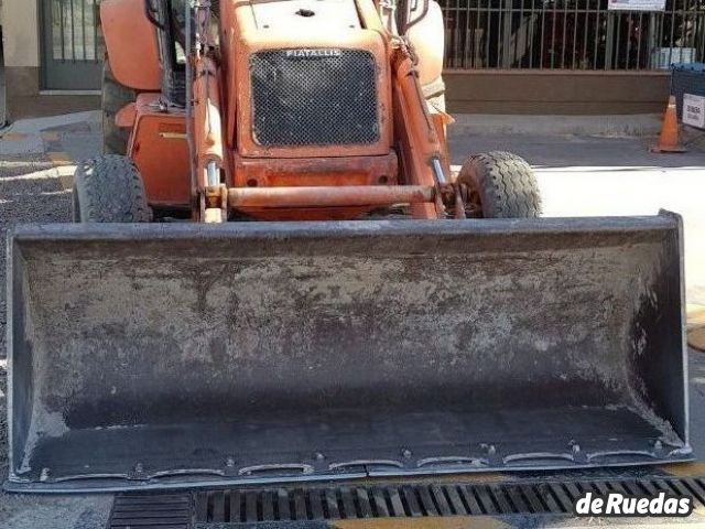 Retroexcavadora Fiat Usado en Mendoza, deRuedas