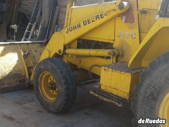 Retroexcavadora John Deere Usado en Mendoza, deRuedas