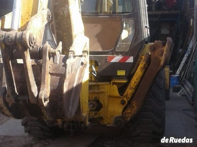 Retroexcavadora John Deere Usado en Mendoza, deRuedas