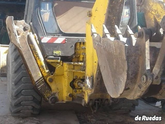 Retroexcavadora John Deere Usado en Mendoza, deRuedas