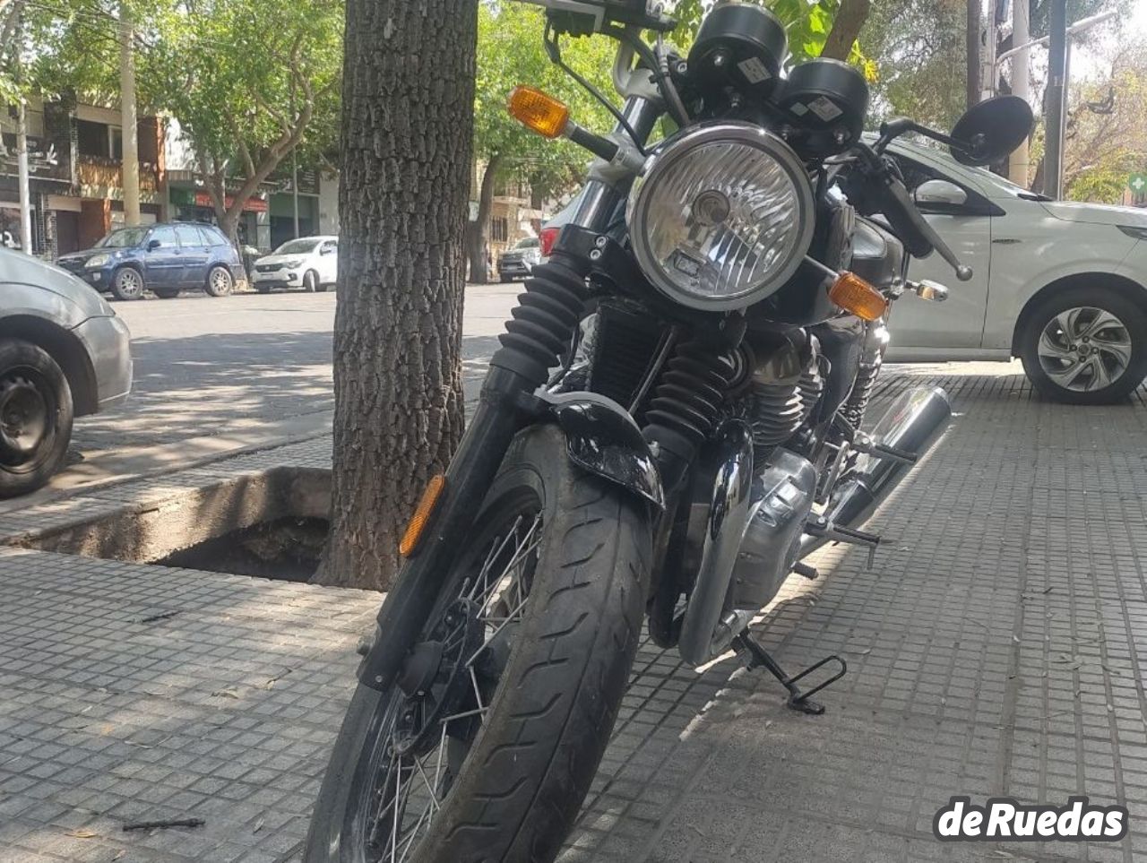 Royal Enfield Continental Usada en Mendoza, deRuedas