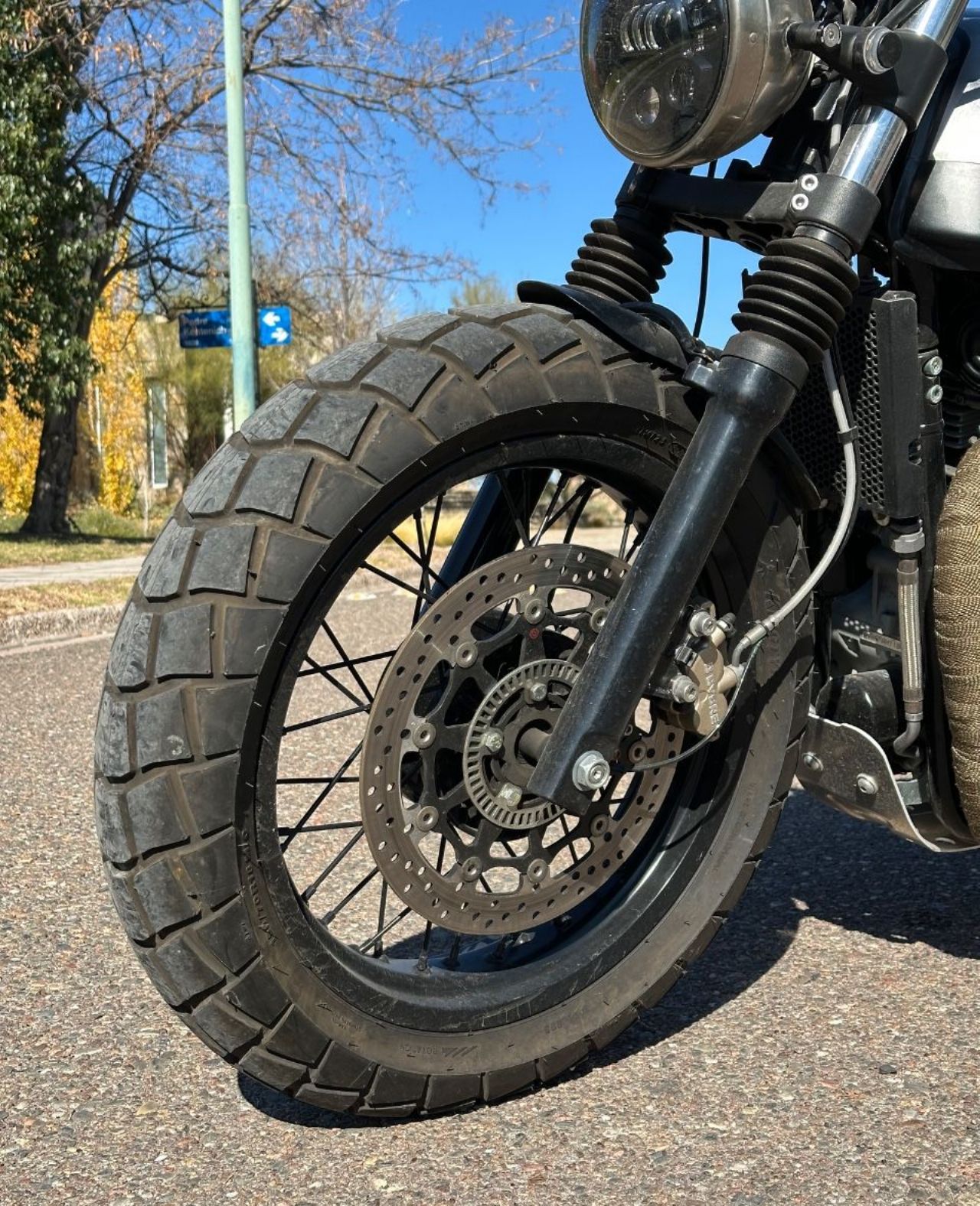 Royal Enfield Continental Usada en Mendoza, deRuedas