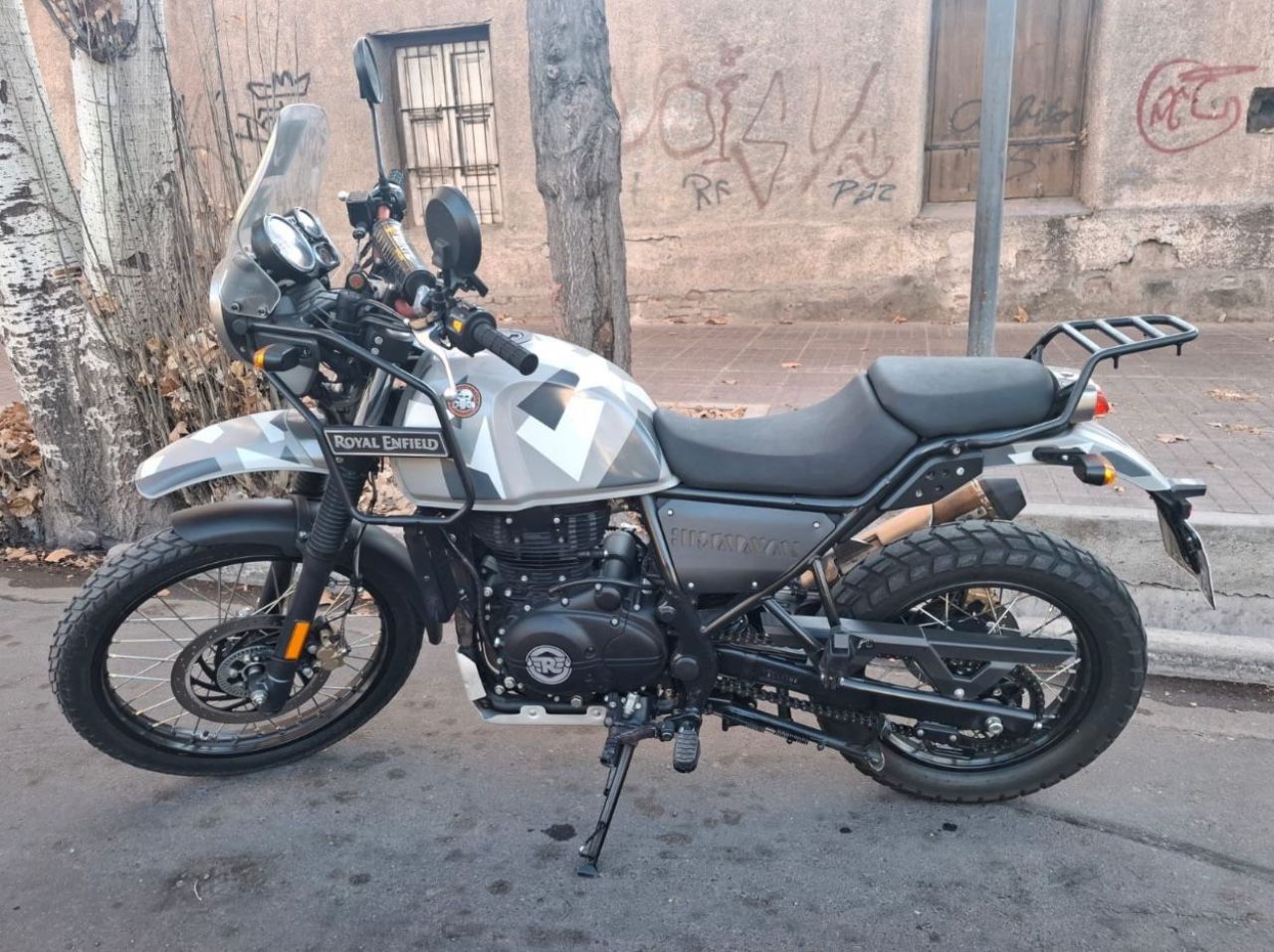 Royal Enfield Himalayan Usada en Mendoza, deRuedas