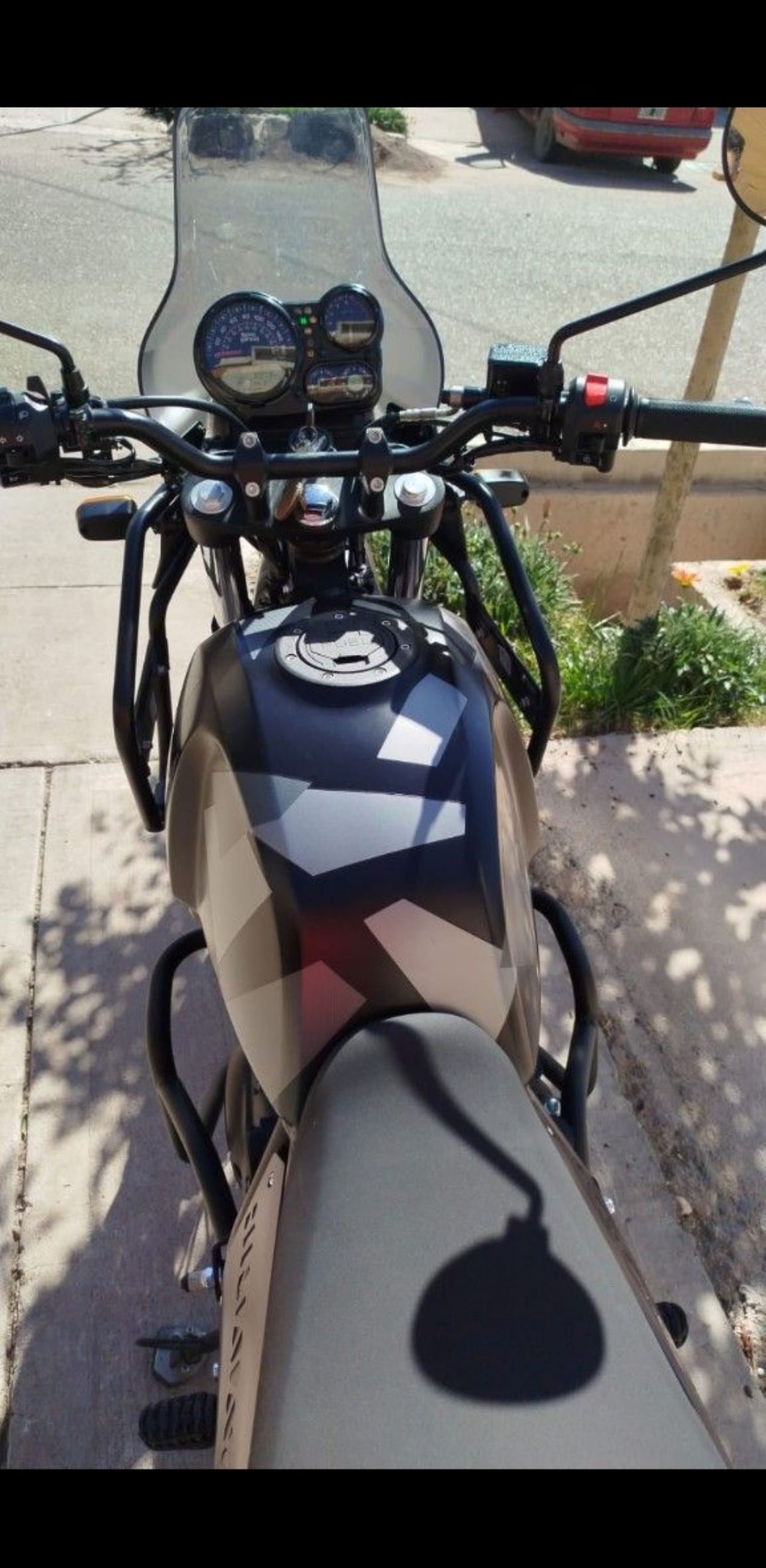 Royal Enfield Himalayan Usada en Mendoza, deRuedas