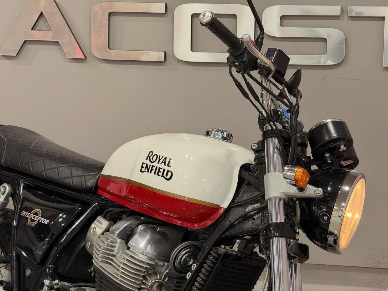 Royal Enfield Interceptor Usada Financiado en San Juan, deRuedas