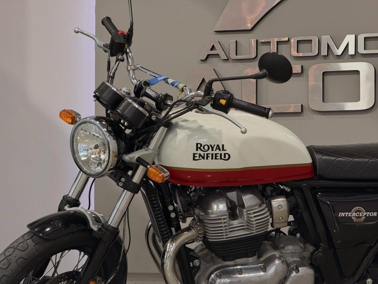 Royal Enfield Interceptor Usada Financiado en San Juan, deRuedas