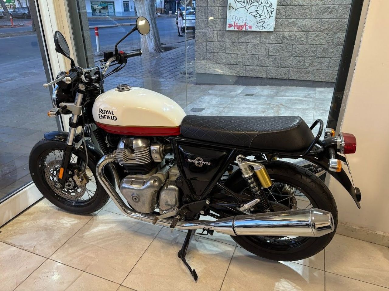 Royal Enfield Interceptor Usada Financiado en San Juan, deRuedas