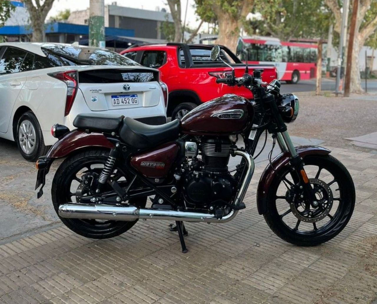 Royal Enfield Meteor Usada en Mendoza, deRuedas