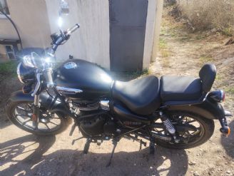 Royal Enfield Meteor Usada en Córdoba