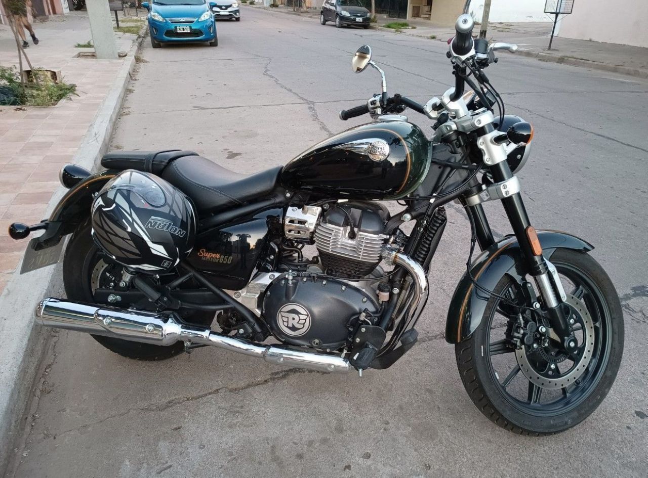 Royal Enfield Super Meteor Usada en Córdoba, deRuedas