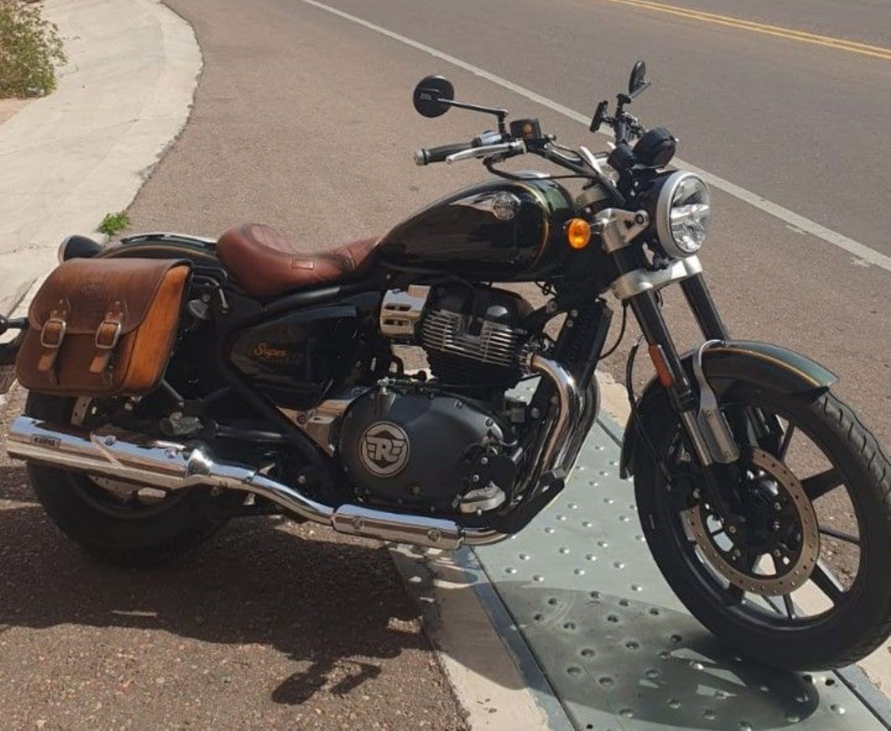 Royal Enfield Super Meteor Usada en Mendoza, deRuedas