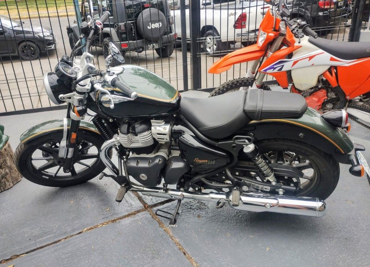 Royal Enfield Super Meteor Usada en Mendoza, deRuedas