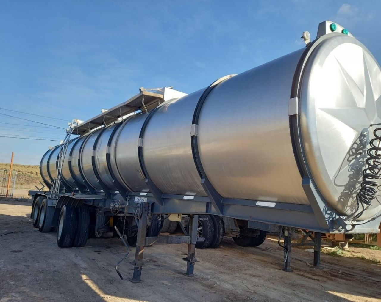 SEMIRREMOLQUE 3 ejes Usado en Mendoza, deRuedas